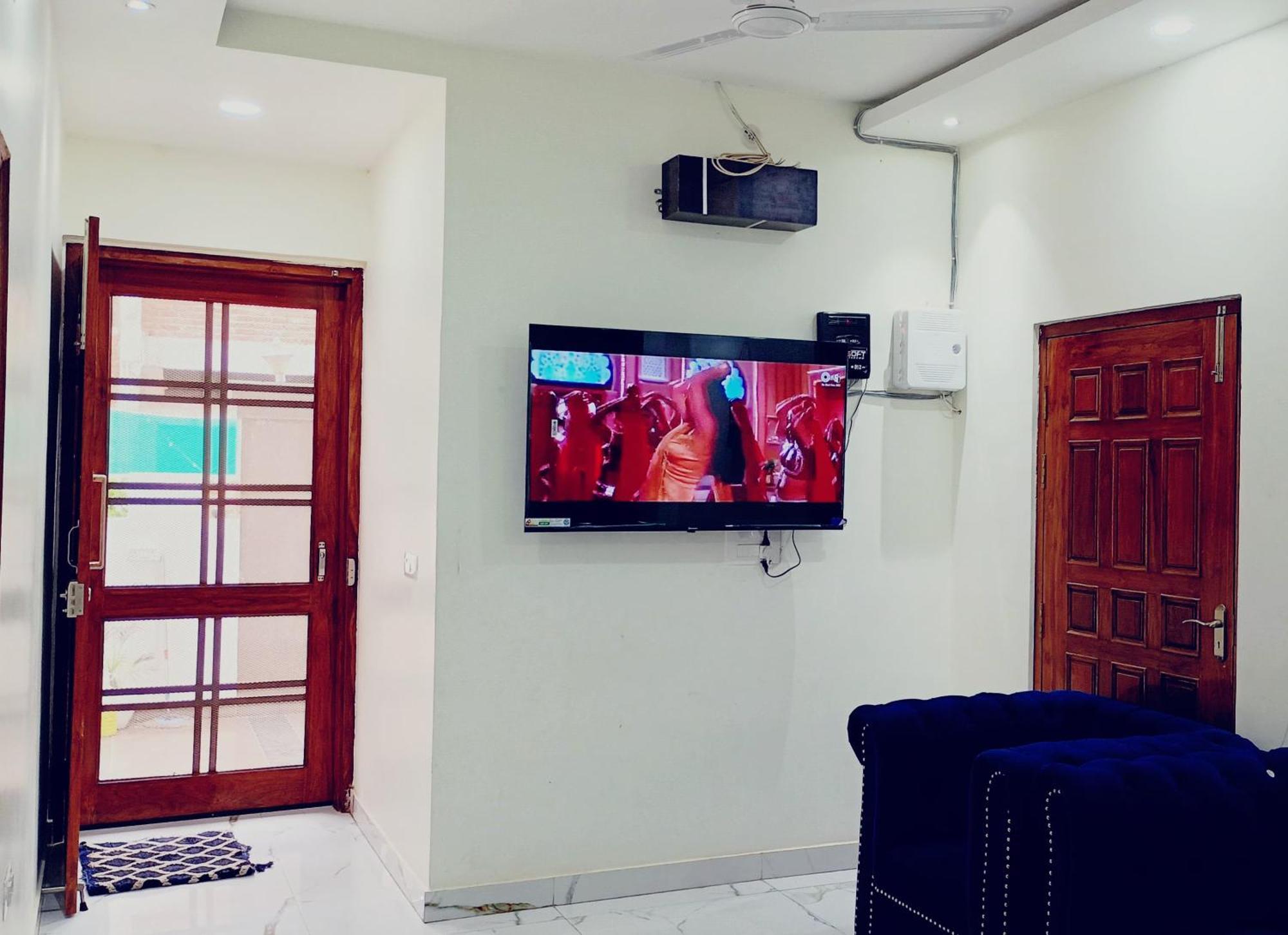 Atulyam Stays Sushant Golf City Lucknow Exterior foto